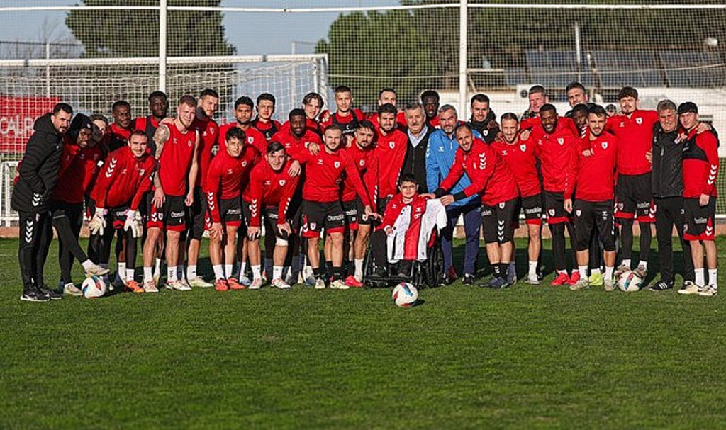 Minik Taraftar Doruk Efe’ye İmzalı Samsunspor Forması!