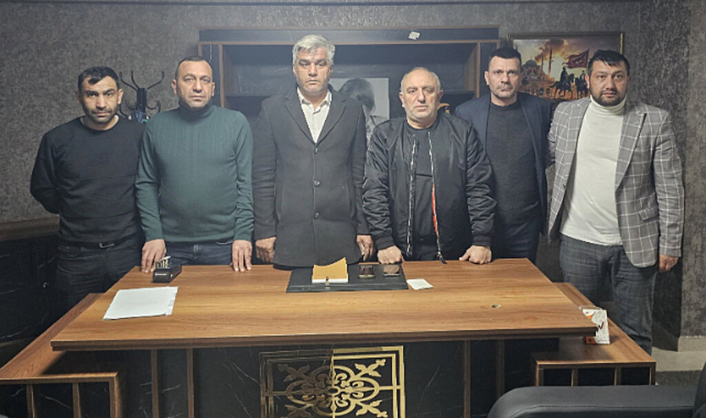 Zafer Partisi'nde İlçe Başkalarından Toplu İstifa!
