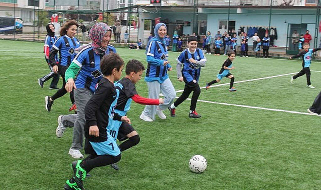 Karasamsunspor’da Anneler Gününe Özel Program Beğeni Topladı!