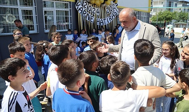 Başkan Sandıkçı Karne Heyecanına Ortak Oldu!