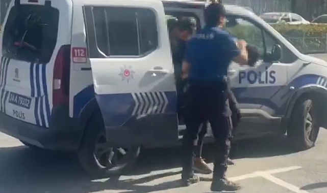 Kadın Sürücünün Önünü Kesen Trafik Magandası Yakalandı! 