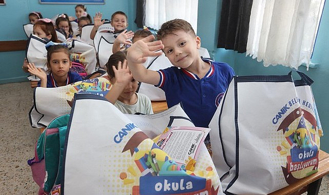 Okula Başlayan Tüm Öğrencilere Çanta ve Kırtasiye Seti Canik Belediyesi’nden!