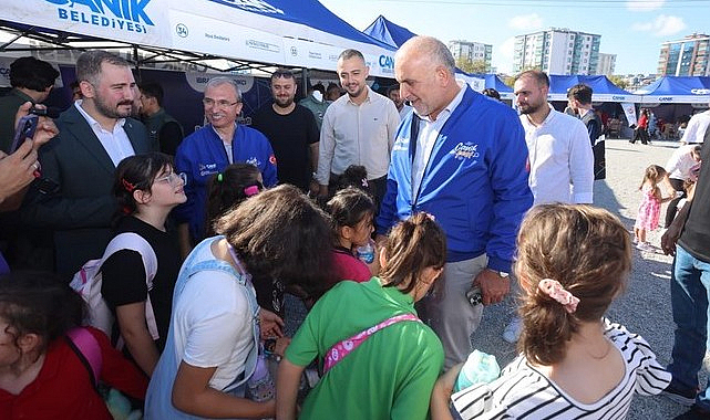 Canik Belediyesi'nden Rekor!  CANİKFEST'te 131 Bin 624 Kişi Yapay Zekâ Teknolojisiyle Tanıştı...