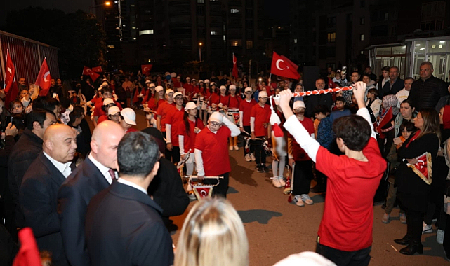 Derebahçe’de Büyük Coşku! Cumhuriyet Bayramı Kutlamalarına Binlerce Kişi Katıldı... 