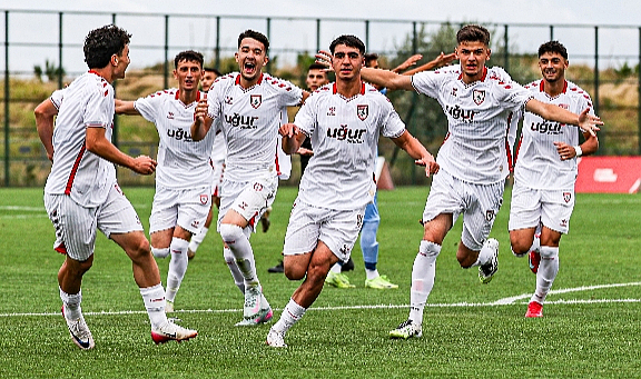 Samsunspor U19'un İlk Yarı Raporu 'Hedefe Emin Adımlarla' Başlığı İle Yayınlandı!