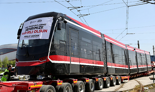Kent İçi Ulaşımda Yeni Dönem! 12 Yeni Tramvaydan İlki Samsun’a Getirildi... 