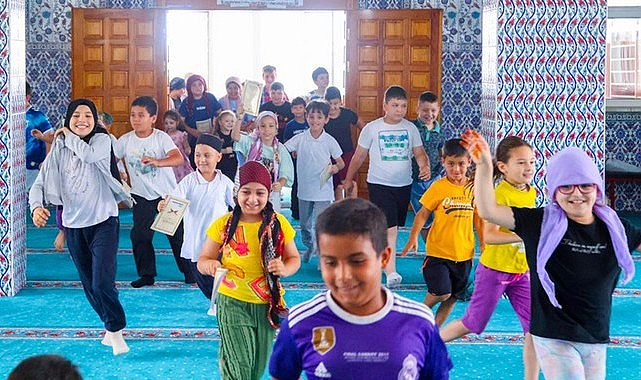 O İlçede Camiler Çocuklarla Doldu Taştı!