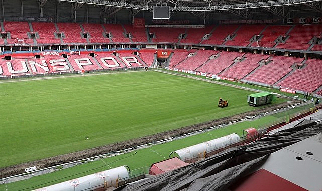 Samsunspor’un Maçlarını Oynadığı Stadyumda Zemin Yenileme Çalışmalarında Sona Gelinde!